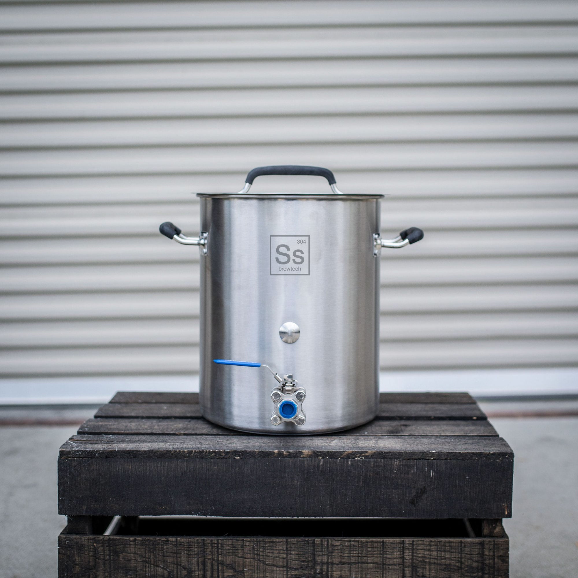 cooling brew kettle outdoors 5.5 gal | Brew Kettle Mini